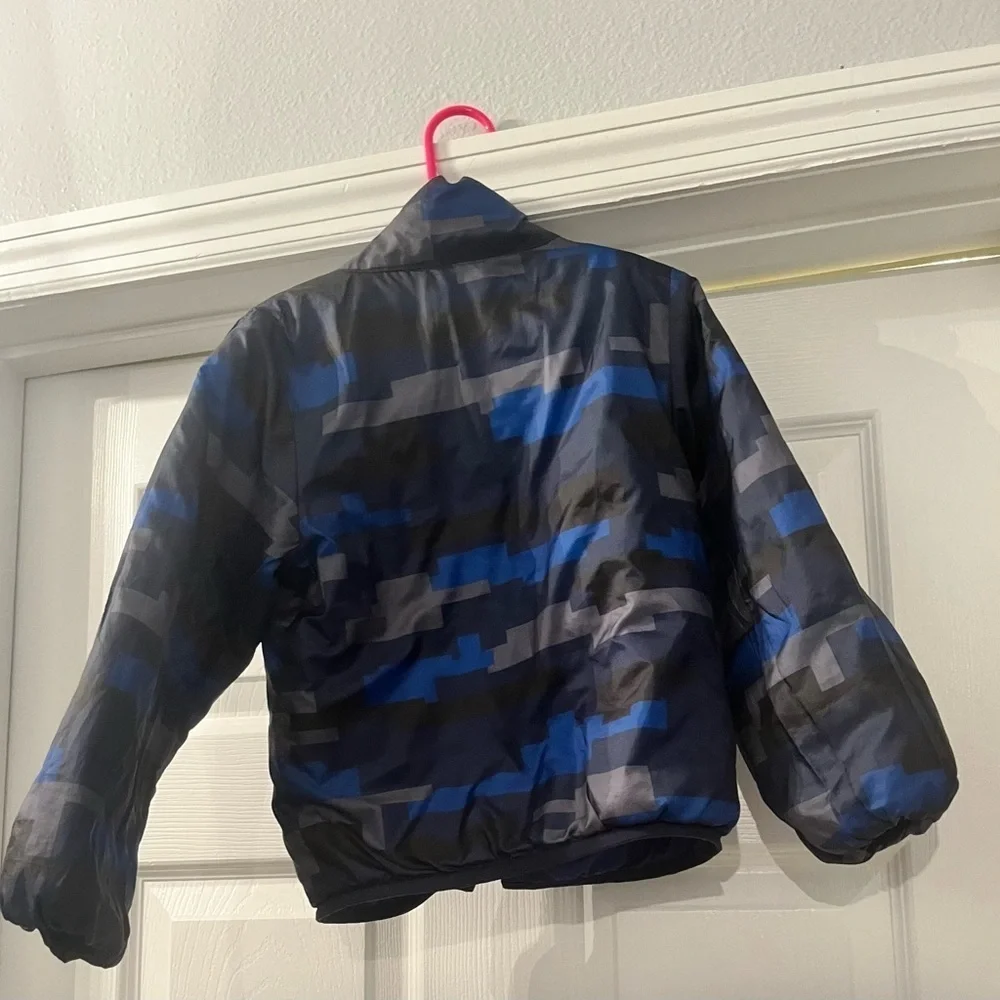 Boys, puffer jacket, gap kids size small navy blue reversible